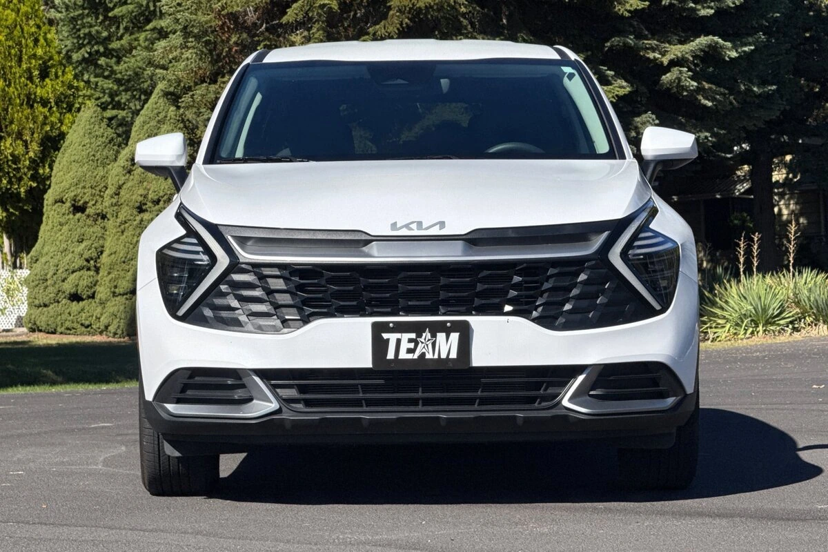 2025 Kia Sportage LX - Photo 9