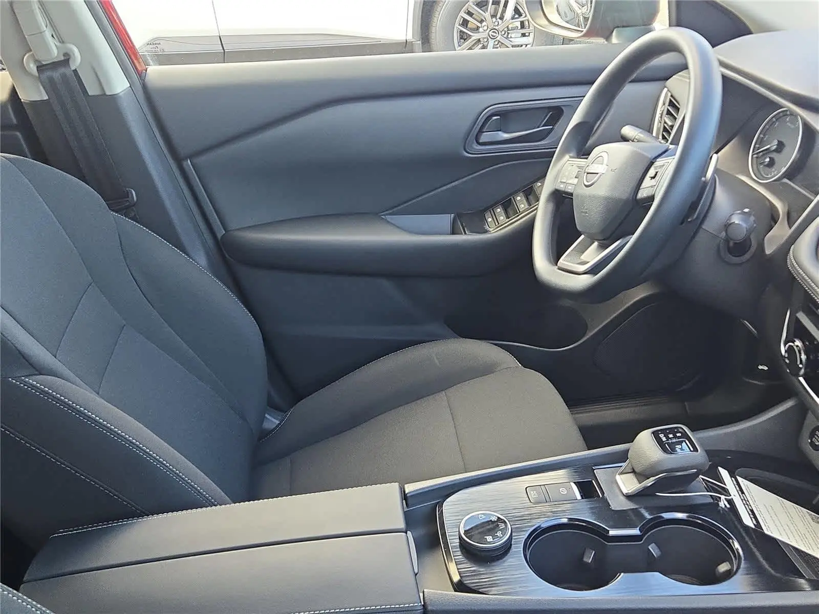 2026 Nissan Rogue S photo 7