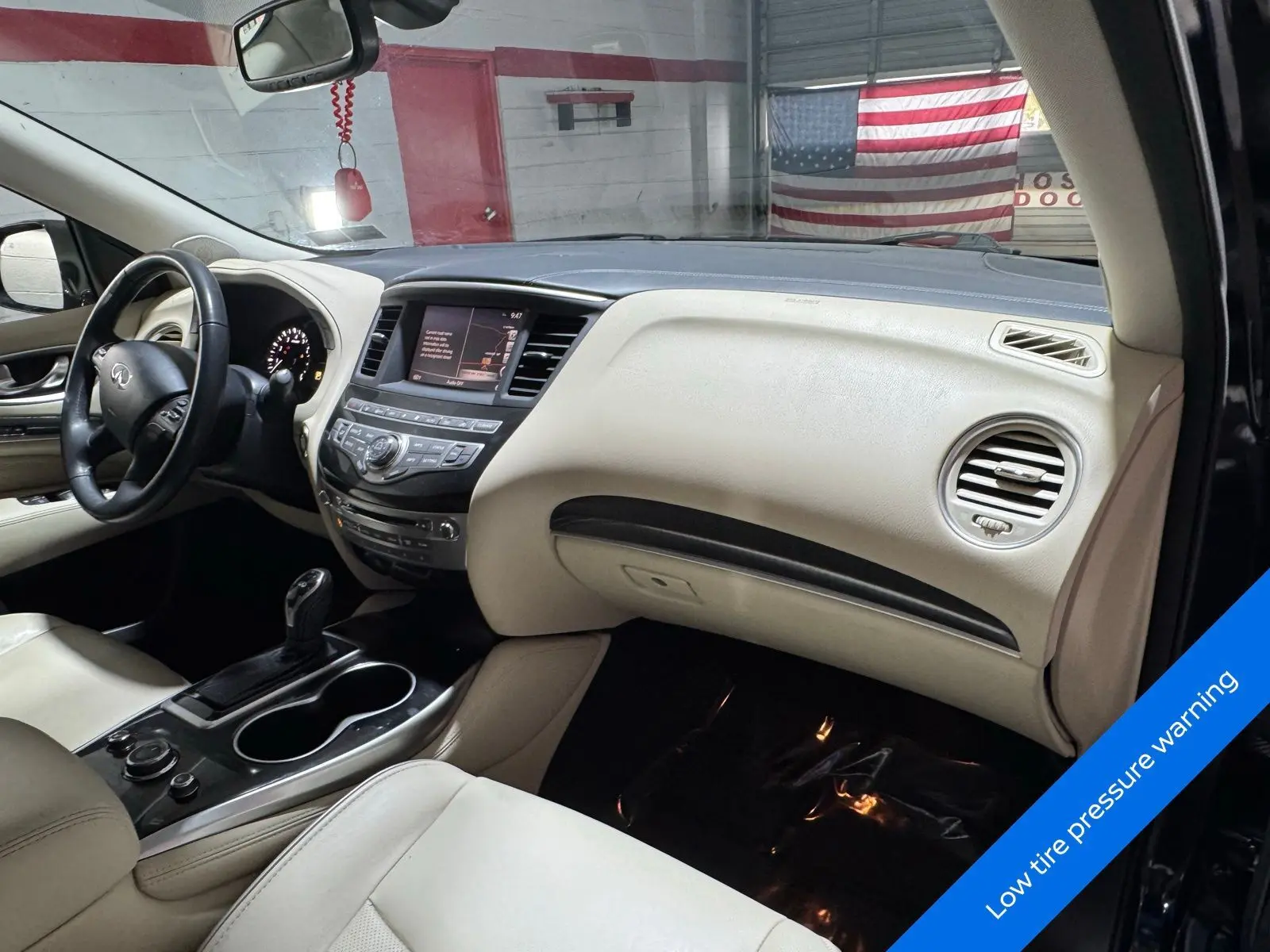 2017 Infiniti QX60 Base photo 13