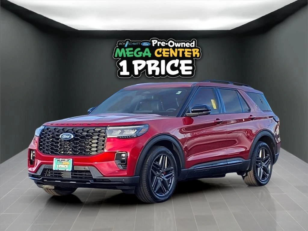 2025 Ford Explorer ST's photo