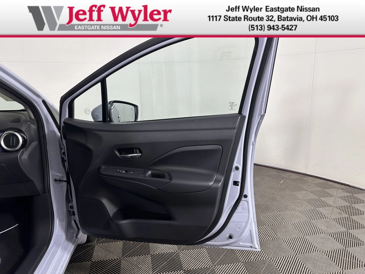 2025 Nissan Versa Sedan SV - Photo 36