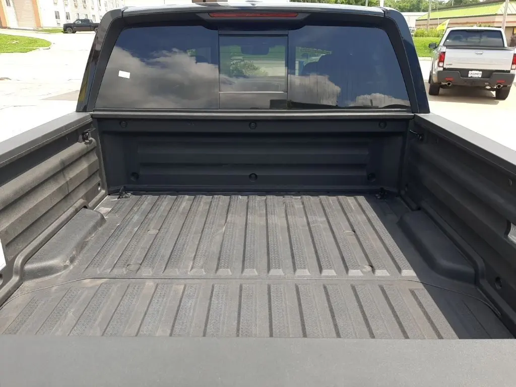 2024 Honda Ridgeline Black Edition photo 3