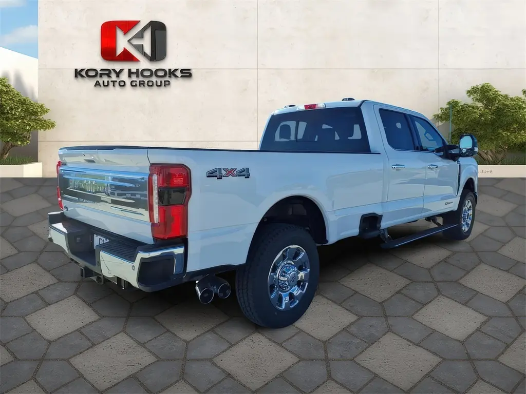 2026 Ford F-350 King Ranch photo 3