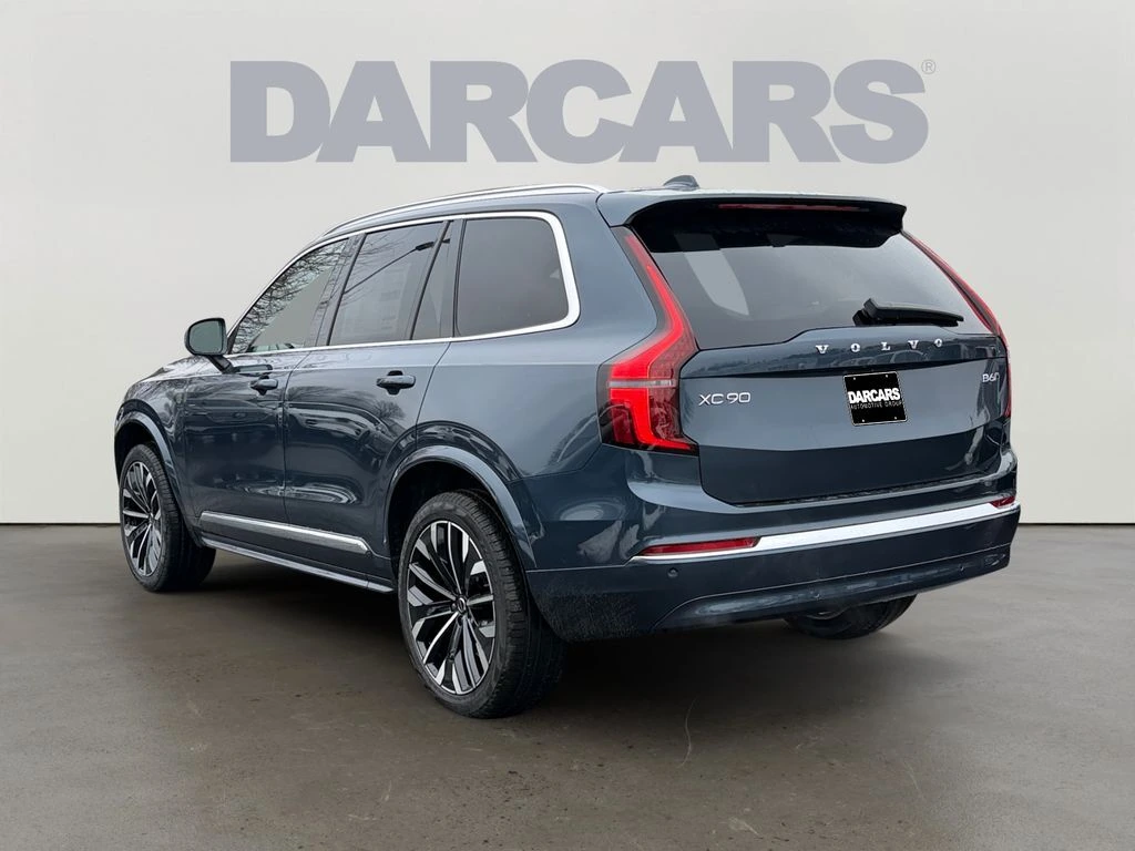 2026 Volvo - image 3