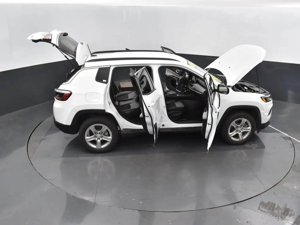 2023 Jeep Compass Latitude photo 44