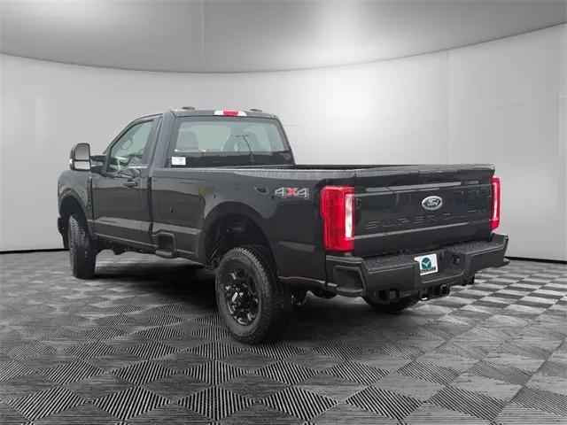 2026 Ford F-350 photo 3