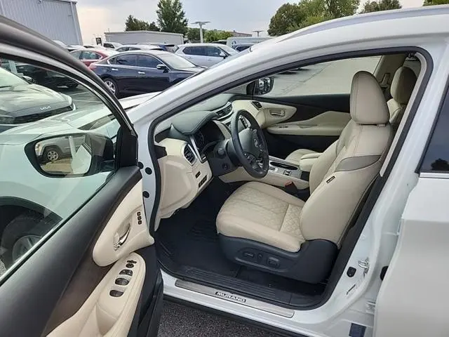 2024 Nissan Murano Platinum photo 2