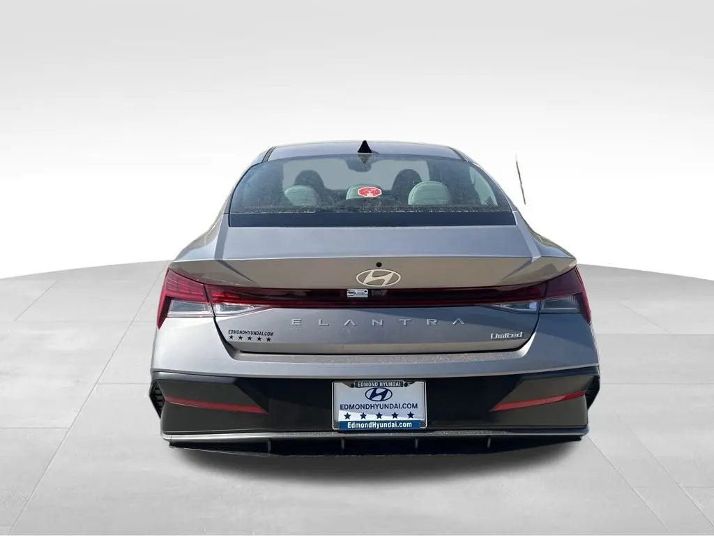 2025 Hyundai Elantra Limited photo 7