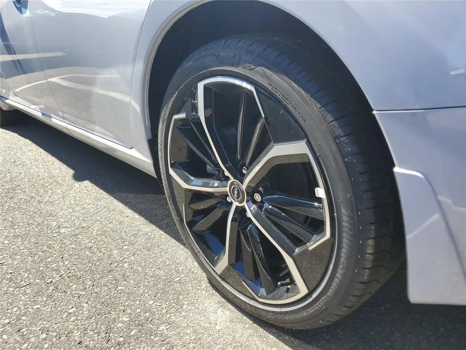 2025 Nissan Altima SR photo 5