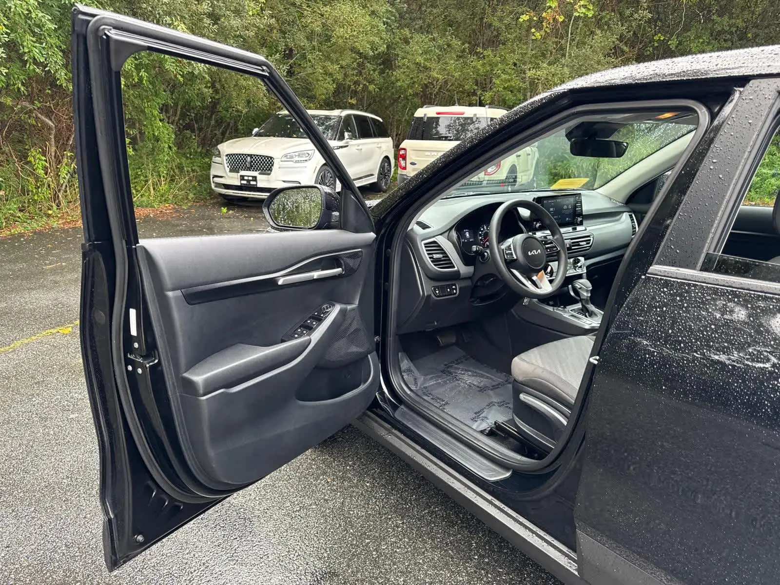 2022 Kia Seltos LX photo 6