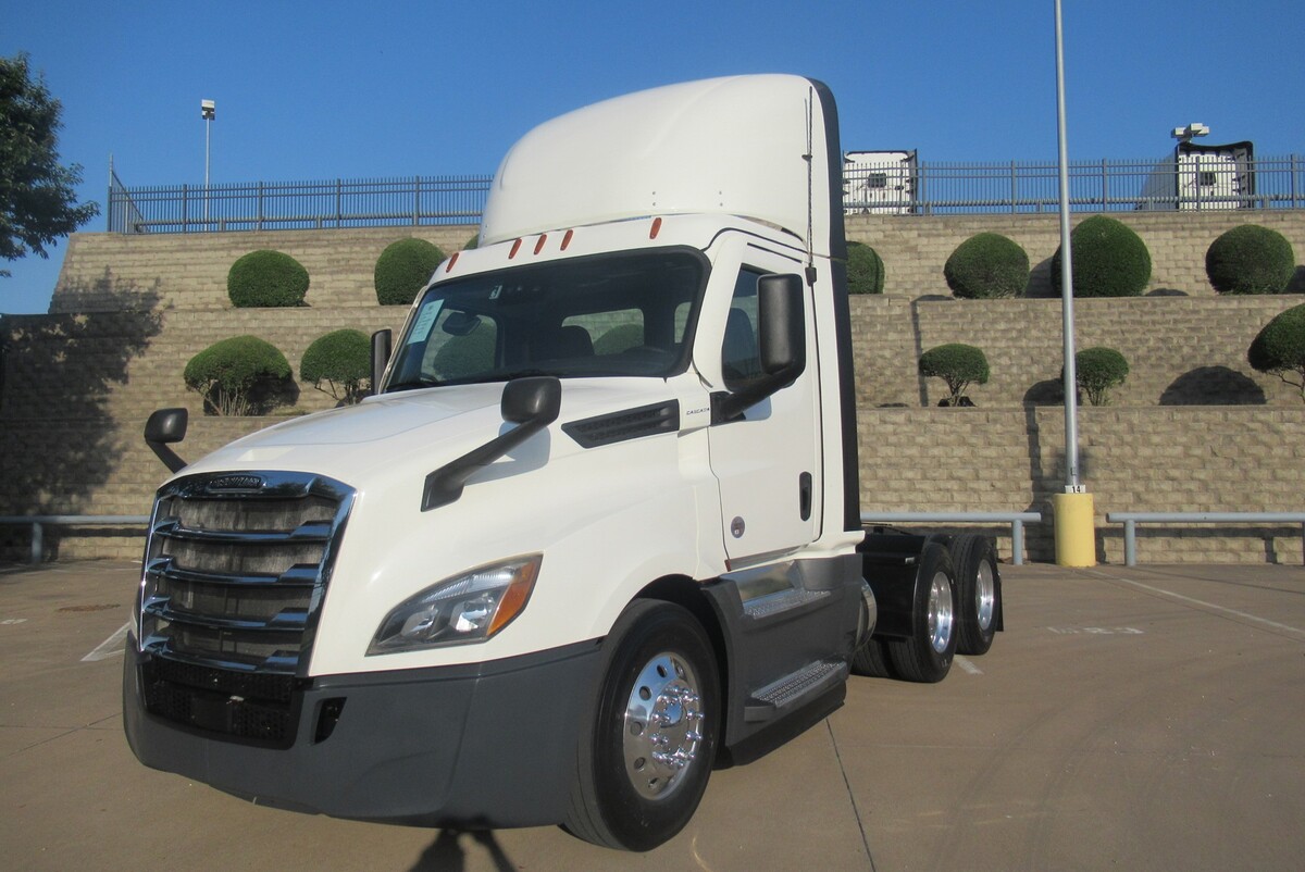 2021 FREIGHTLINER Cascadia
