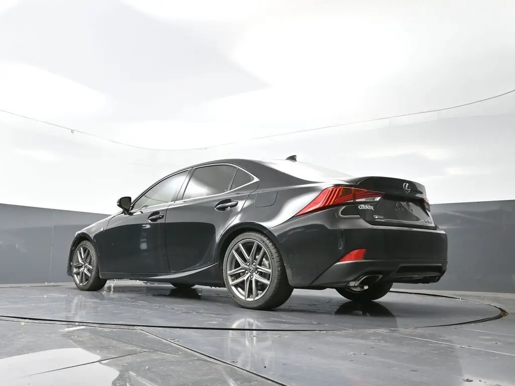 2017 Lexus IS 300 photo 23