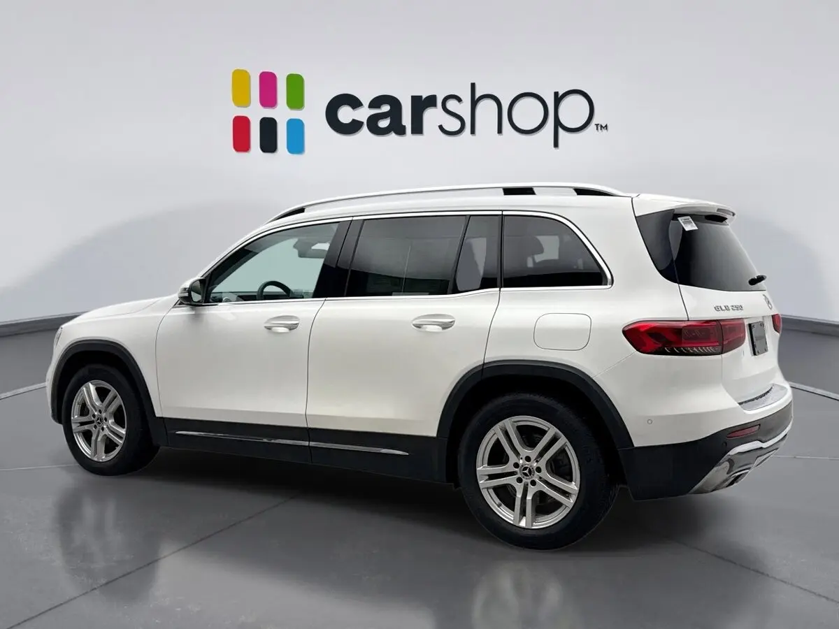 2022 Mercedes Benz GLB 250 photo 3