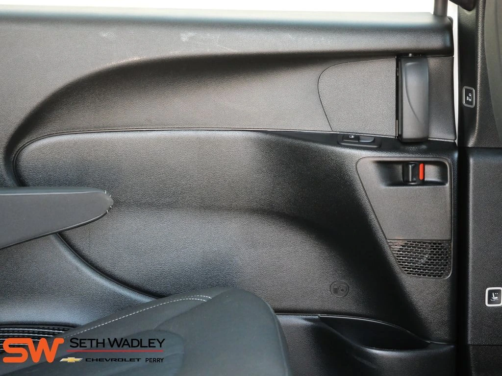 2023 Chrysler Pacifica Touring - Photo 11