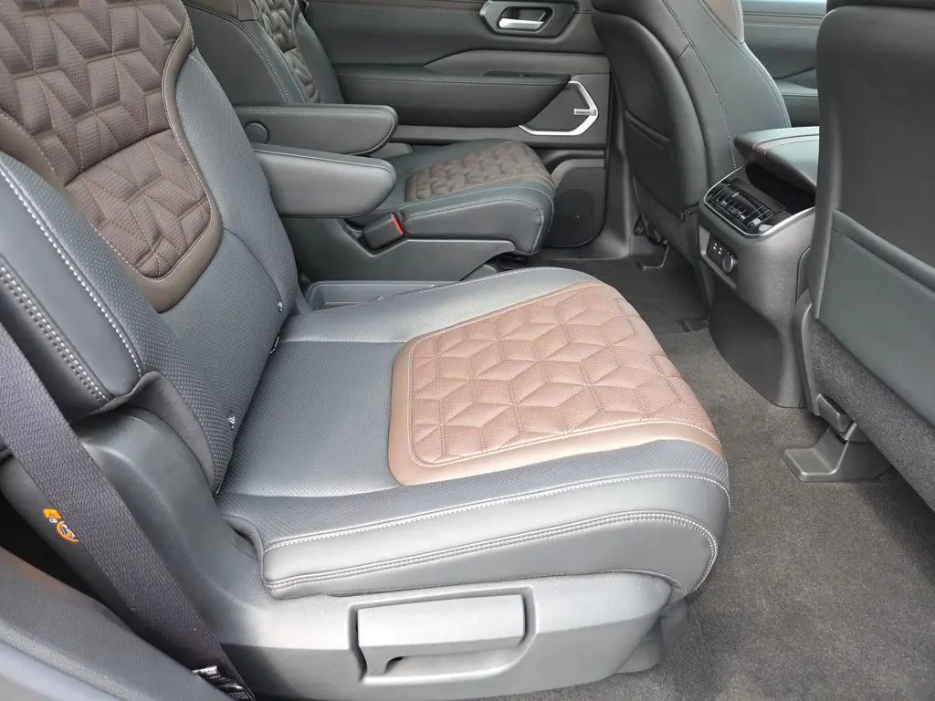 2026 Nissan Armada Platinum photo 29