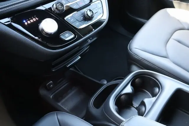 2026 Chrysler Pacifica photo 26