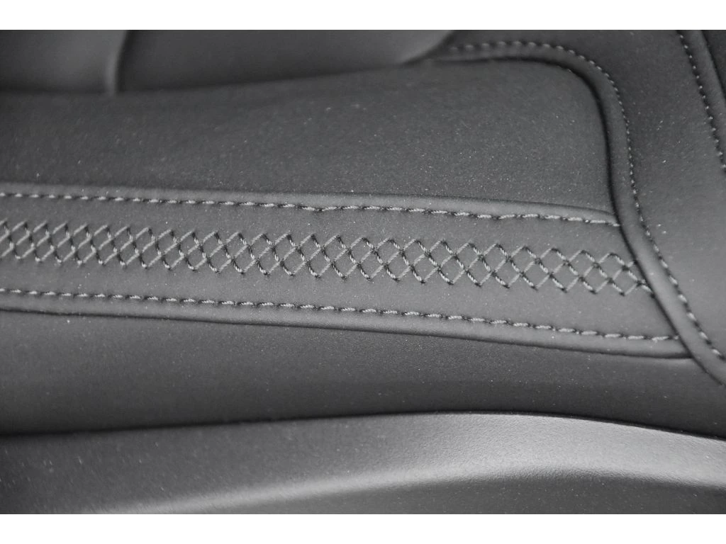 2026 Volvo - image 33