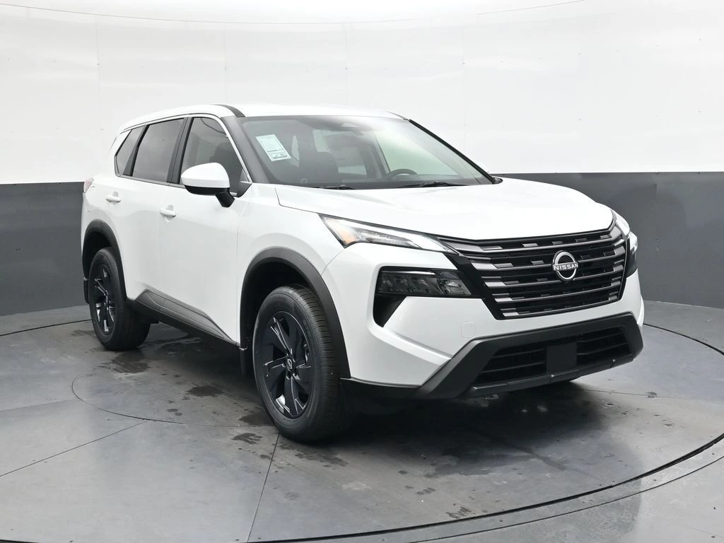 2026 Nissan Rogue SV's photo
