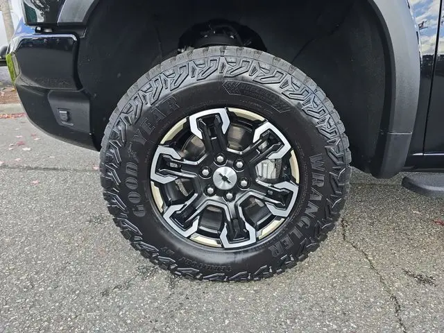 2024 Chevrolet Silverado 1500 ZR2 photo 37