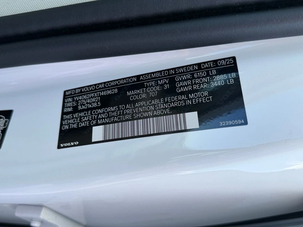 2026 Volvo - image 27