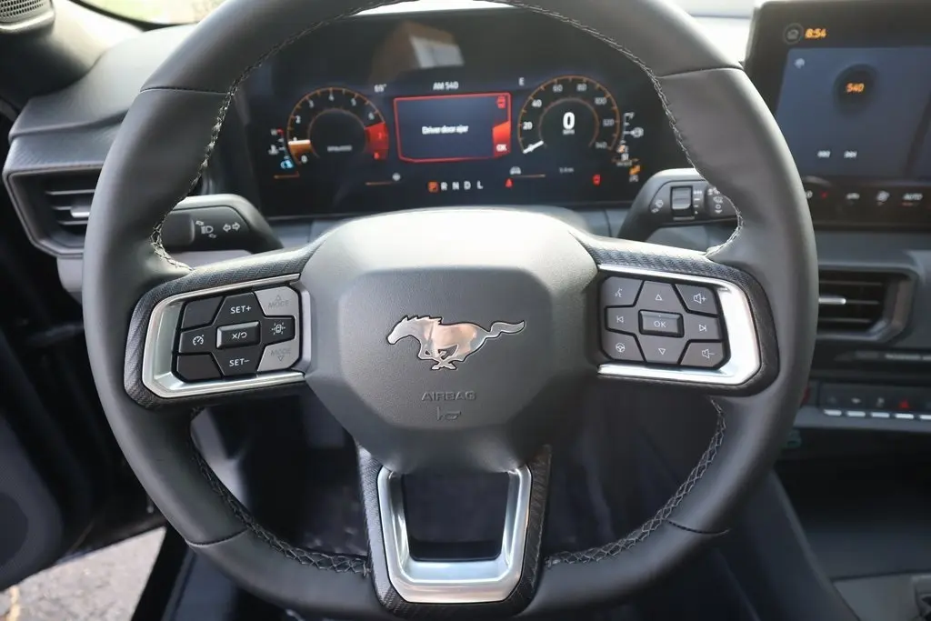 2025 Ford Mustang EcoBoost photo 3