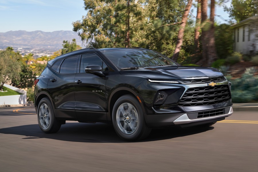 2026 Chevy Blazer Exterior Passenger Side Front Profile in Spring