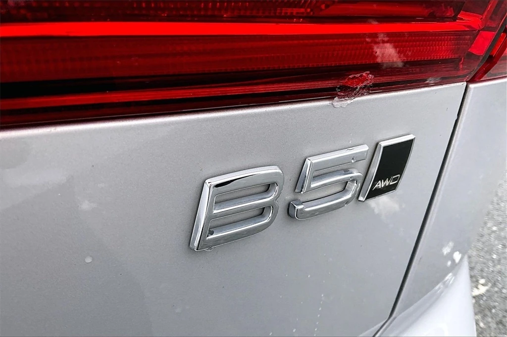 2023 Volvo - image 23