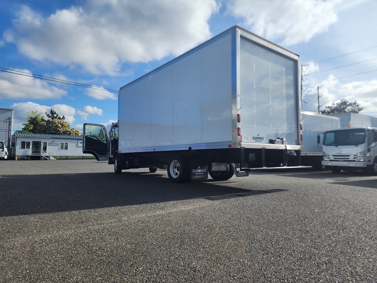 2025 Isuzu NRR in Spokane, WA — photo 5