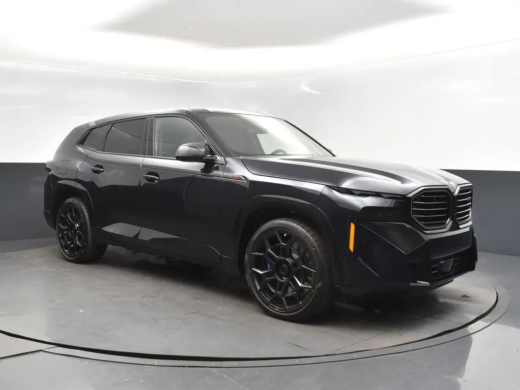 2026 BMW XM Base's photo