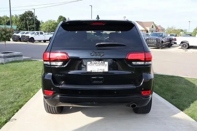 2020 Jeep Grand Cherokee Altitude photo 24