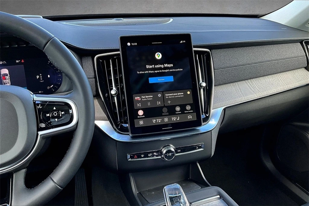 2026 Volvo - image 6