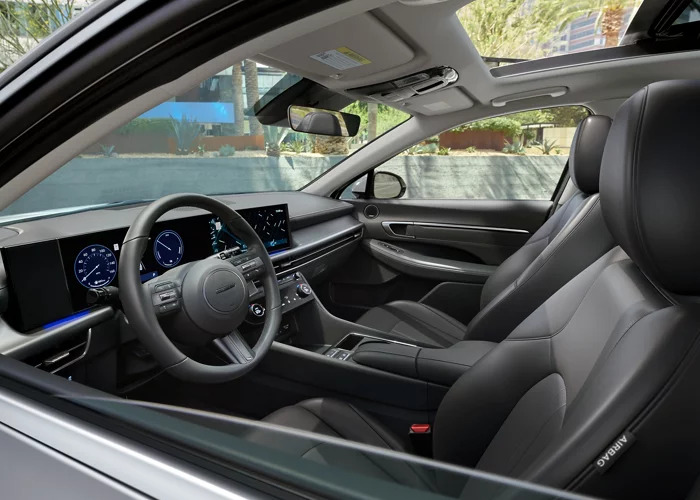 The front exterior of a Hyundai Sonata.