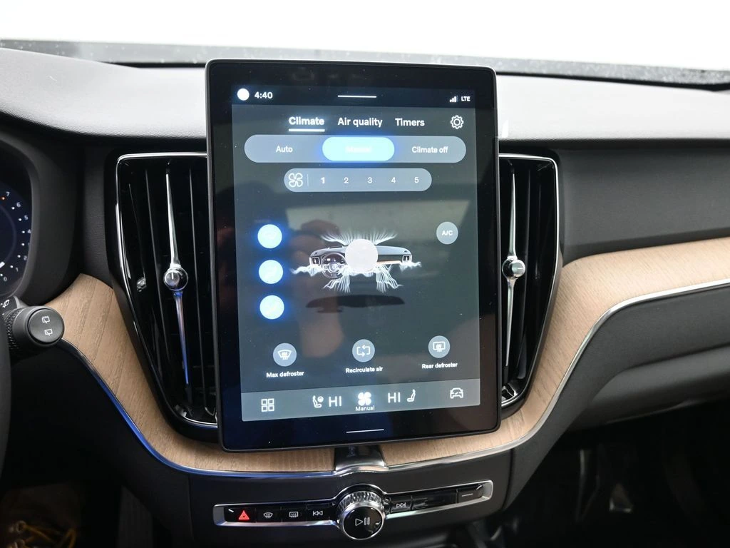 2026 Volvo - image 14