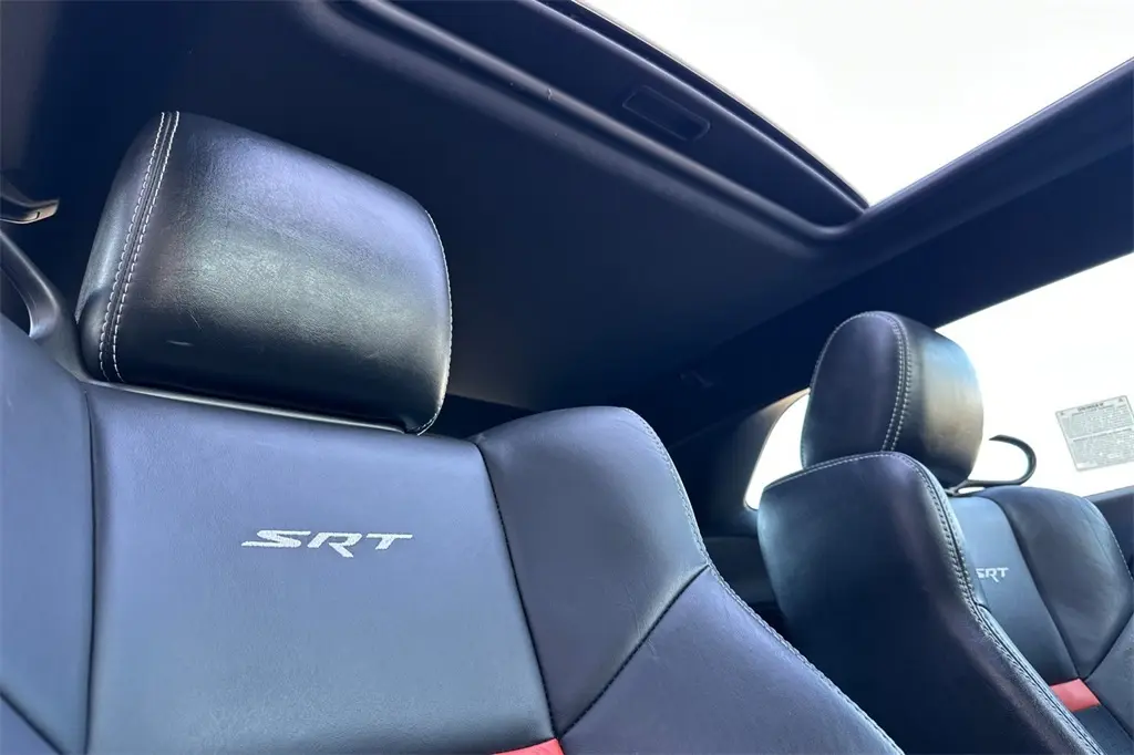 2008 Dodge Challenger SRT8 photo 16