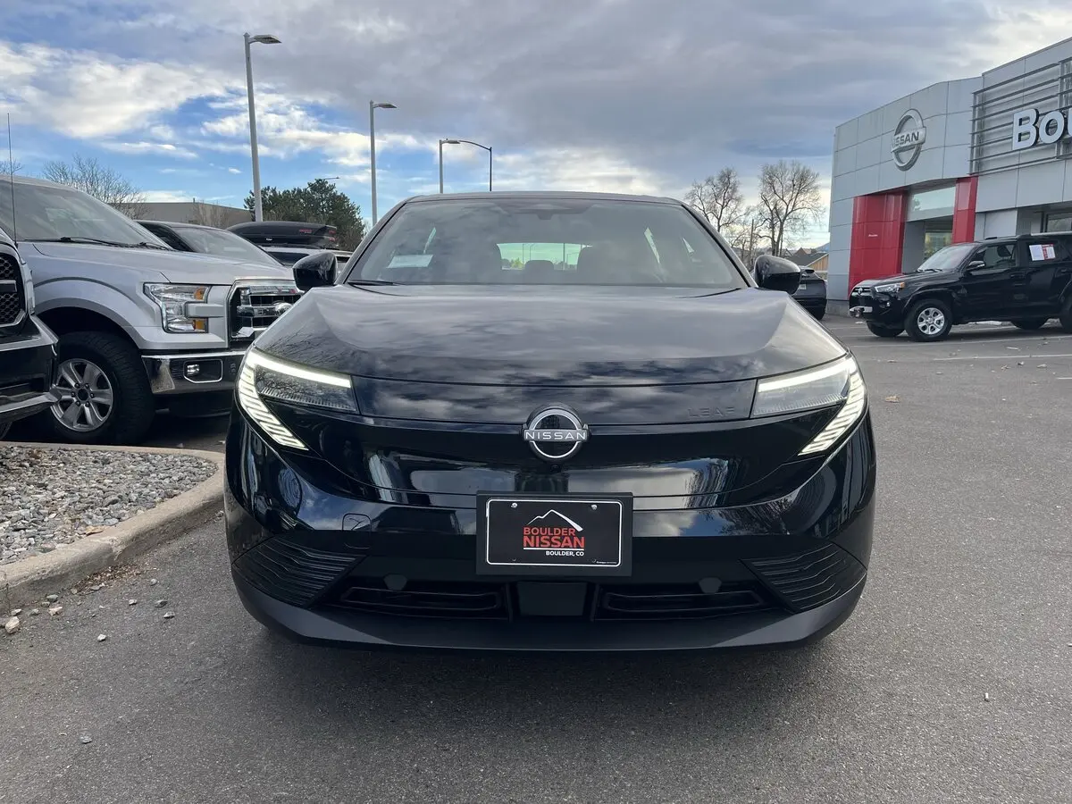 2026 Nissan Leaf S photo 3