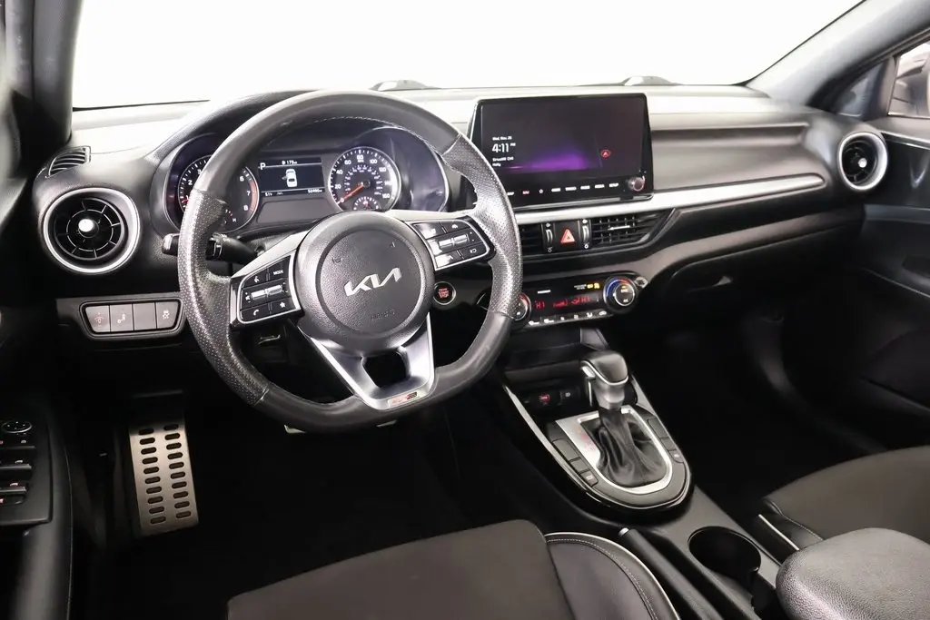 2023 Kia Forte GT-Line photo 2
