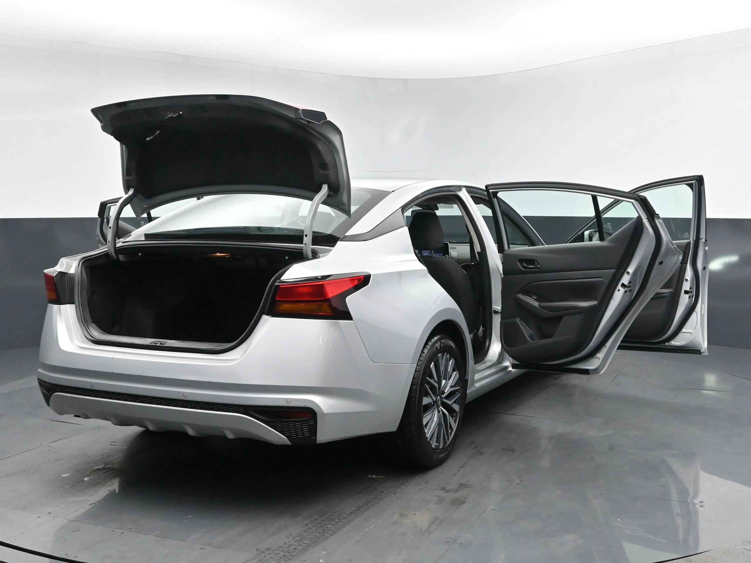 2023 Nissan Altima 2.5 SV photo 28