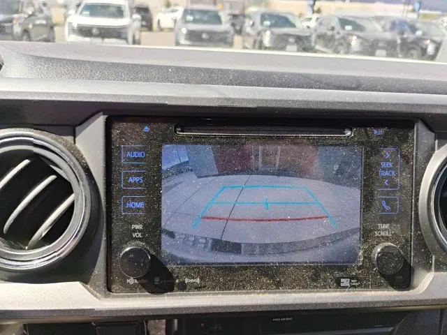 2018 Toyota Tacoma TRD Off-Road V6 photo 16