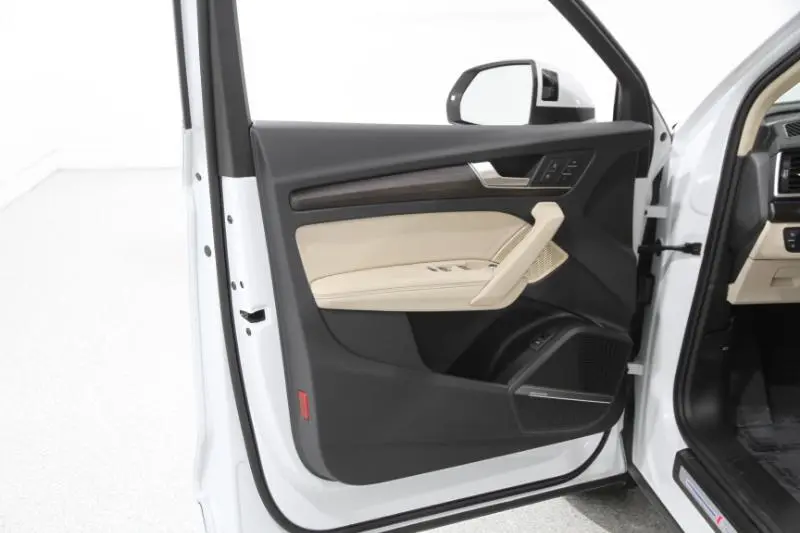 2024 Audi Q5 S line Premium Prestige photo 2