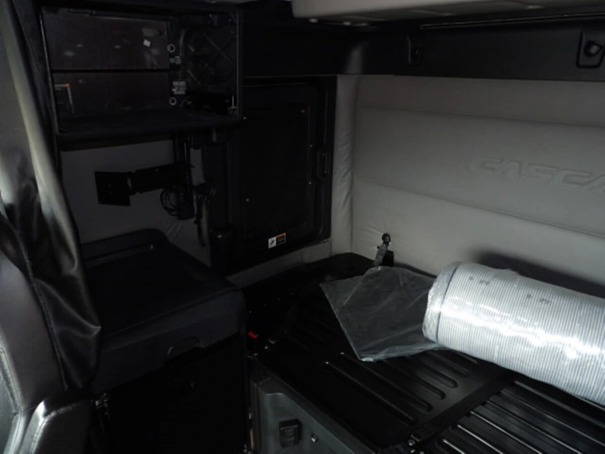 2020 Freightliner Cascadia - image 11