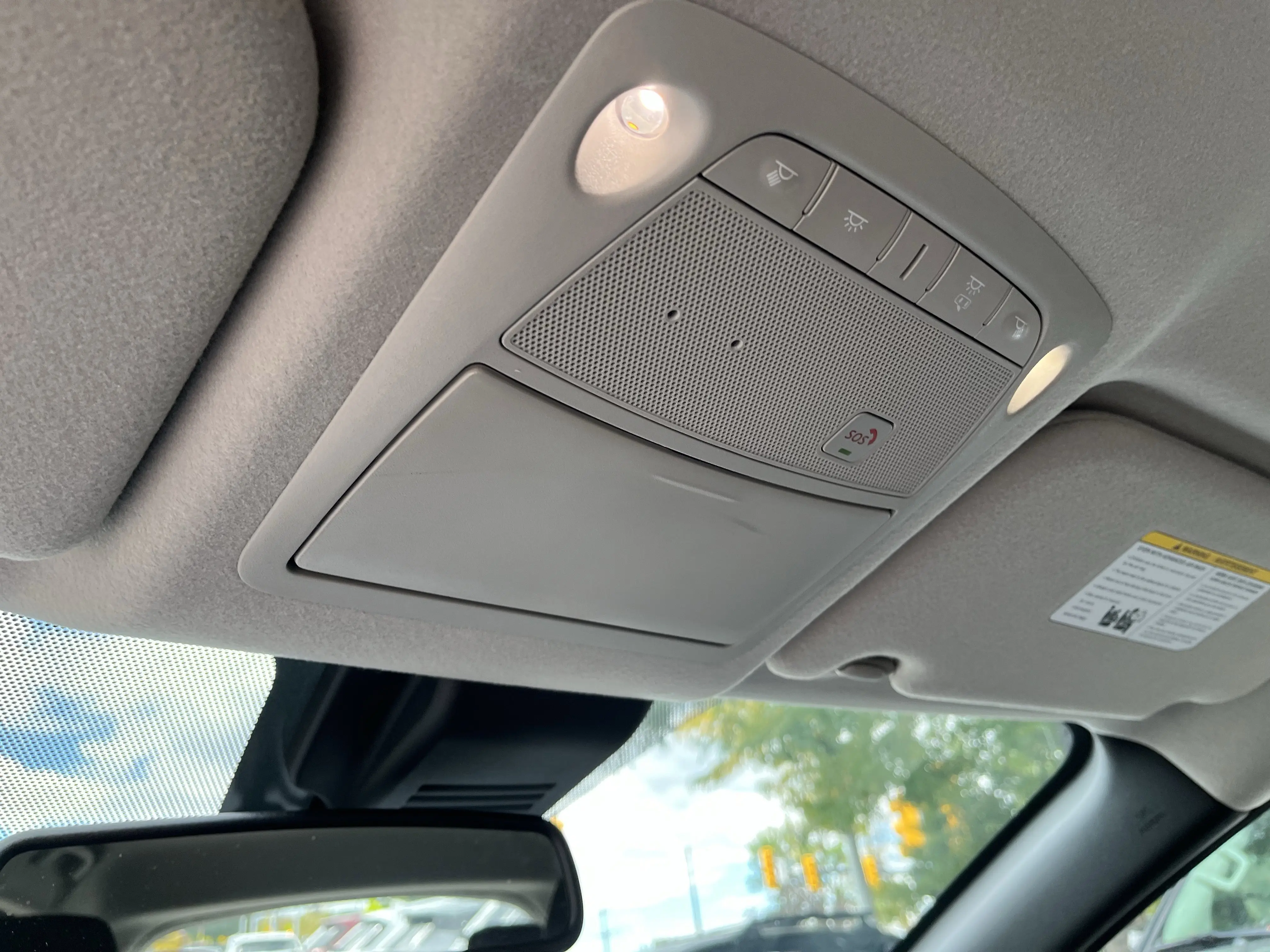 2024 Nissan Leaf SV photo 14