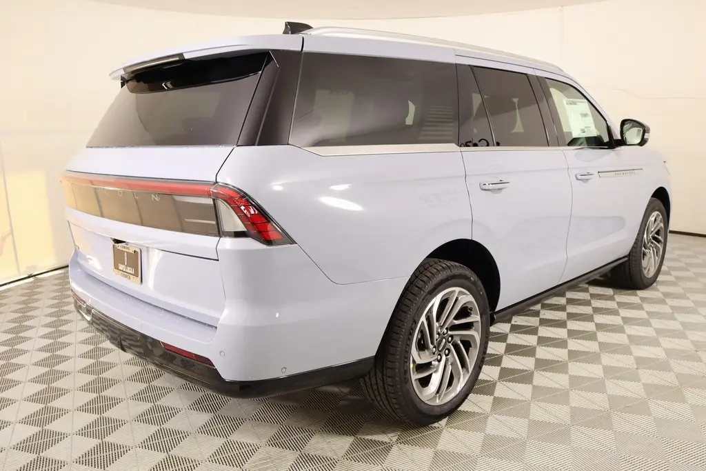 2025 Lincoln Navigator Reserve photo 18