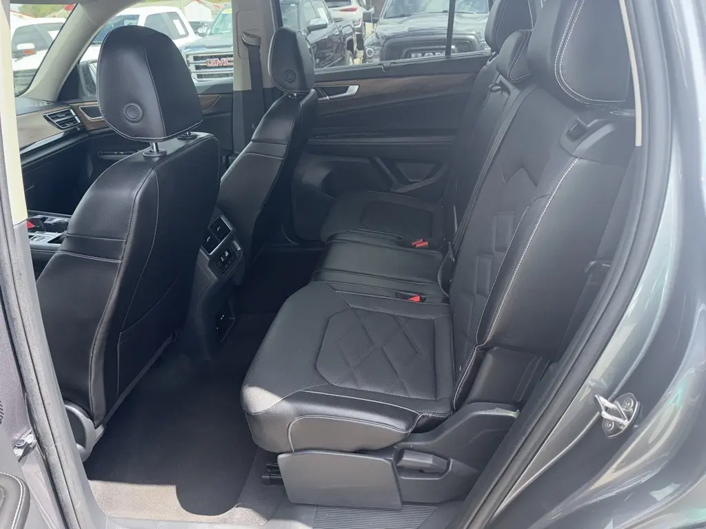 2024 Volkswagen Atlas SE photo 9