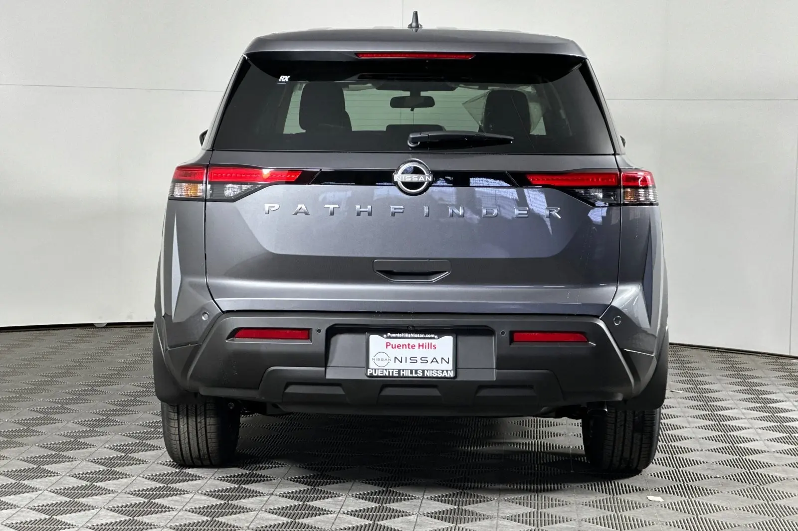 2025 Nissan Pathfinder S photo 4