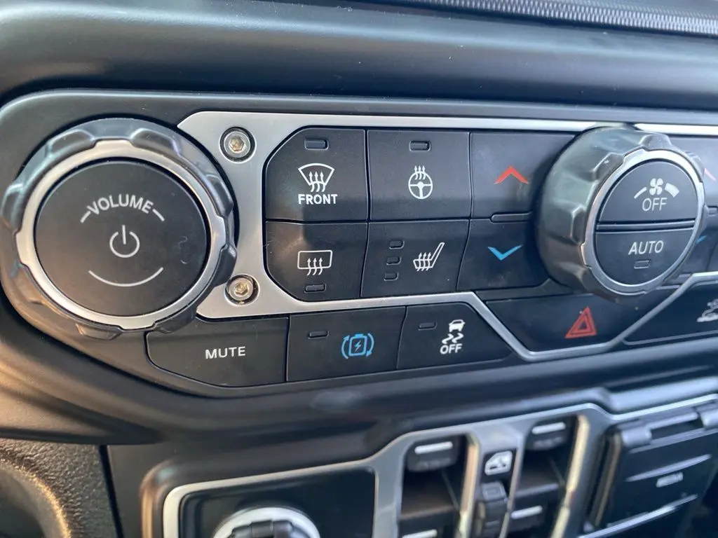 2023 Jeep Wrangler Rubicon 4xe photo 32
