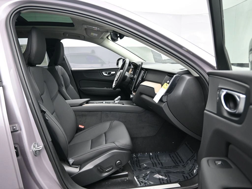 2026 Volvo - image 27