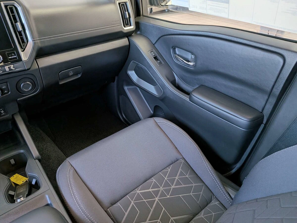 2026 Nissan Frontier SV - Photo 12