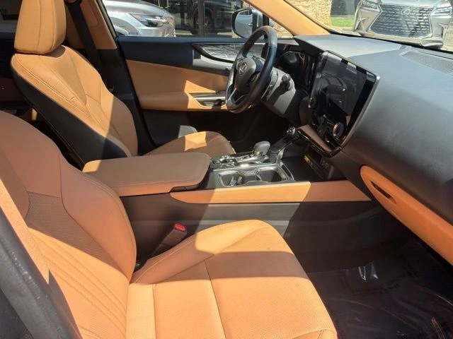 2025 Lexus NX 350 - Photo 30