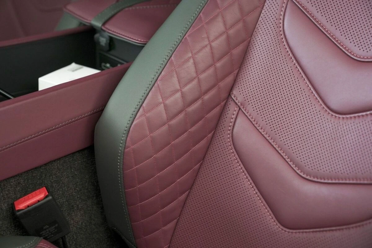2023 Aston Martin DBS Base - Photo 21