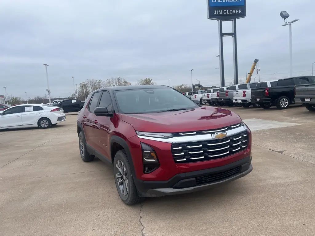 2025 Chevrolet Equinox LT photo 4